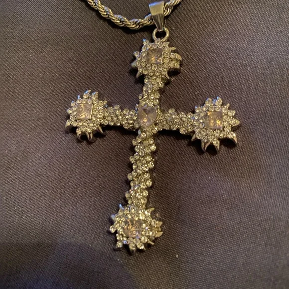Elegant silver & pink Cross Pendant Necklace - Picture 3 of 6